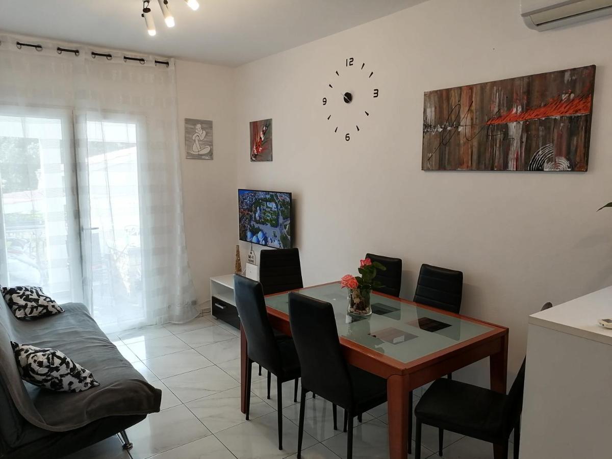 Apartment Lavanda Nova ราชานิ ภายนอก รูปภาพ